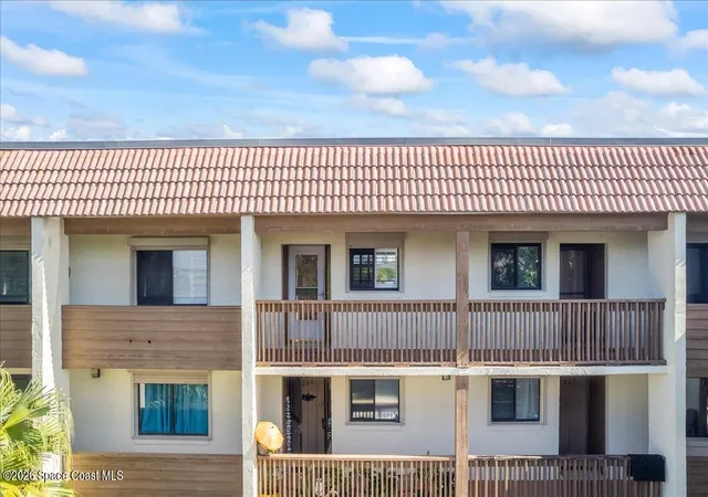 Homes for sale in Cocoa Beach, FL | 1611 Minutemen Cswy #306, Cocoa Beach, FL 32931 | MLS# 1078305