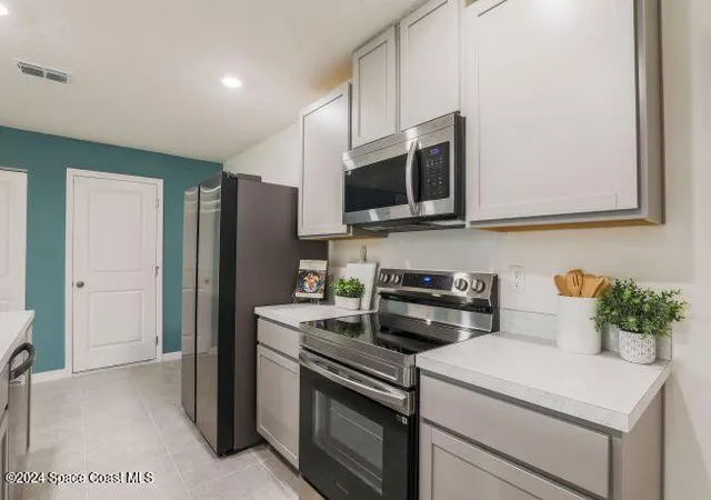 Photo 3 of Single family home for sale at 462 Hazel St, Sebastian, FL 32958 | MLS# 1078453 | Listing updated on 2026-08-19