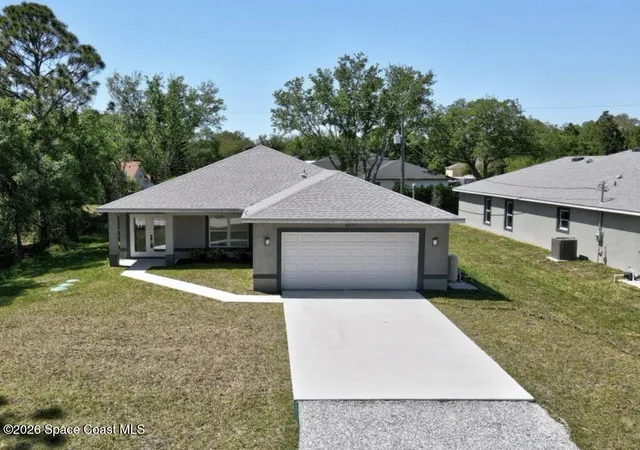 Photo 2 of Single family home for sale at 8575 100th Avenue, Vero Beach, FL 32967 | MLS# 1078731 | Listing updated on 2026-08-19