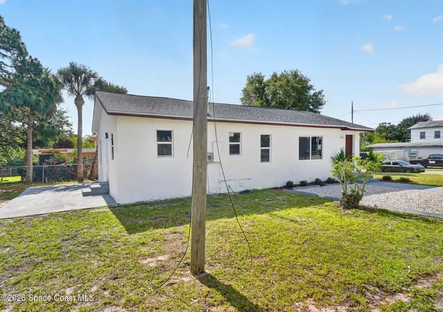 Photo 3 of Single family home for sale at 2343 Grant St, Melbourne, FL 32901 | MLS# 1078804 | Listing updated on 2026-08-01