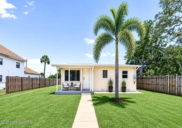 Photo 2 of Single family home for sale at 2517 Lipscomb St, Melbourne, FL 32901 | MLS# 1078935 | Listing updated on 2026-08-24
