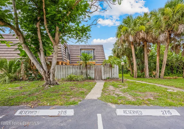 2nd image of 2715 Vista Oaks Cir Ne, Palm Bay, FL 32905 | MLS# 1078939