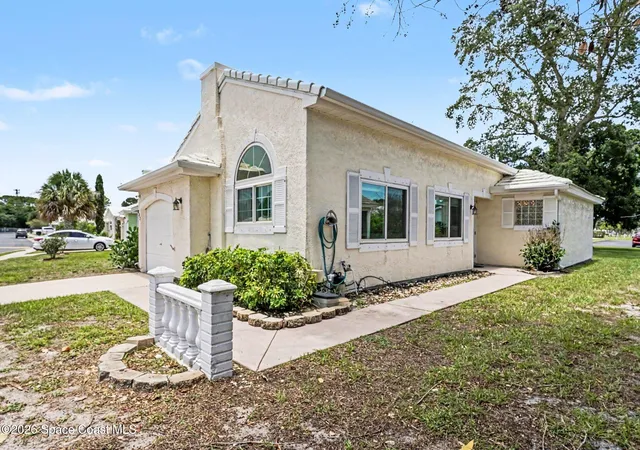 Photo 2 of Single family home for sale at 882 Wateroak Dr Ne, Palm Bay, FL 32905 | MLS# 1079710 | Listing updated on 2026-09-14