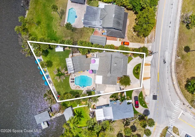 Photo 3 of Single family home for sale at 907 E Melbourne Ave, Melbourne, FL 32901 | MLS# 1079304 | Listing updated on 2026-08-20