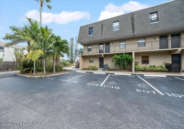 3rd image of 1010 Pinetree Dr #208, Satellite Beach, FL 32937 | MLS# 1079756