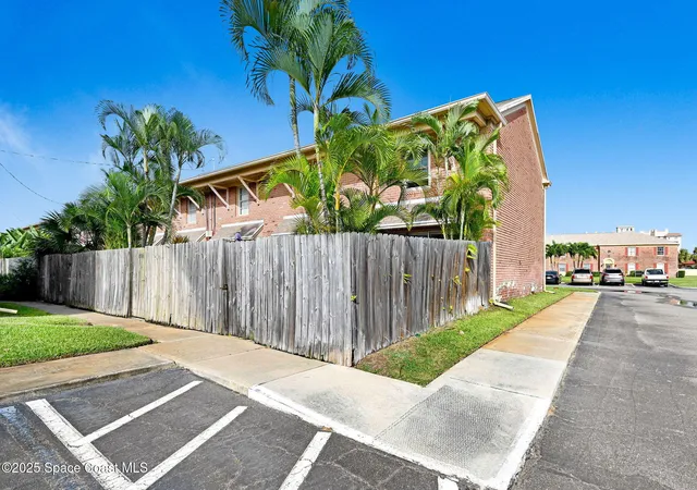2nd image of 152 E E Colonial Ct Ct, Indian Harbour Beach, FL 32937