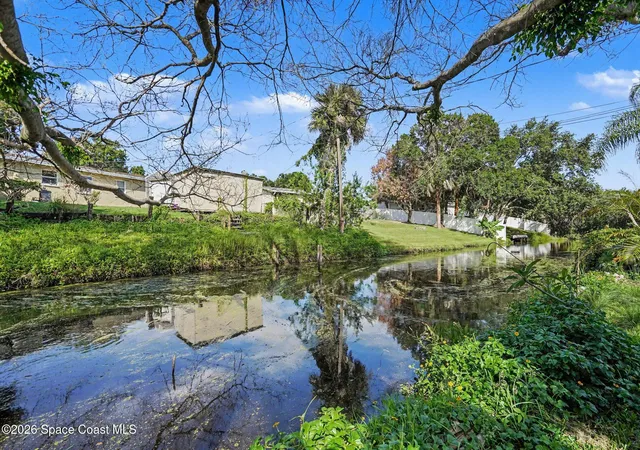 Photo 3 of Single family home for sale at 427 Lynn Ave, Melbourne, FL 32935 | MLS# 1079607 | Listing updated on 2026-07-06