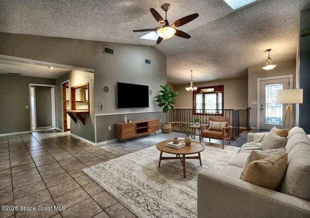 Photo 3 of Sale Pending at 2724 Abbey Ave, Orlando, FL 32833 | MLS# 1080131 | Listing updated on 2026-09-09