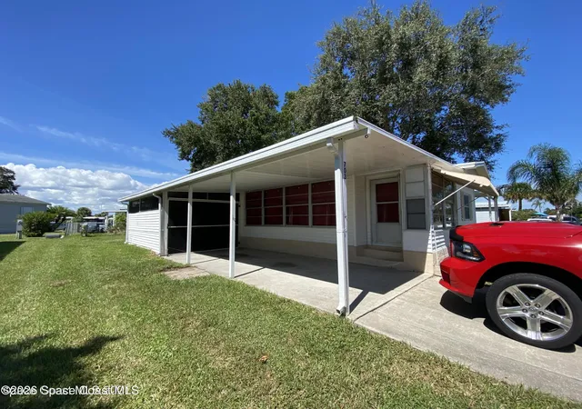 Homes for sale in Barefoot Bay, FL | 703 Lark Dr, Barefoot Bay, FL 32976 | MLS# 1080185