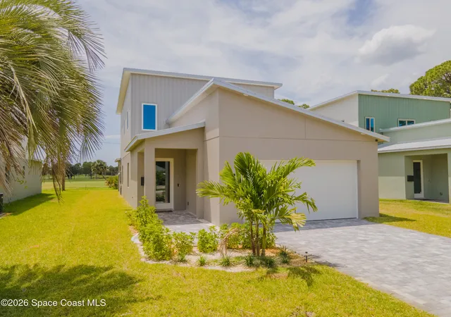 Photo 1 of Single family home for sale at 2148 Country Clb Rd, Melbourne, FL 32901 | MLS# 1080506 | Listing updated on 2026-06-20