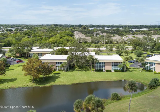 Homes for sale in Vero Beach, FL | 40 Vista Gardens Trl #201, Vero Beach, FL 32962 | MLS# 1080807