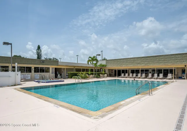 Homes for sale in Vero Beach, FL | 40 Vista Gardens Trail, Vero Beach, FL 32962 | Houzeo
