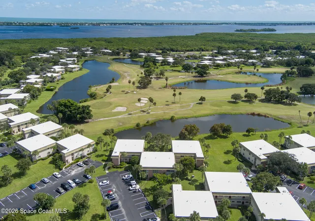 Photo 4 of Condo for sale at 40 Vista Gdns Trl #201, Vero Beach, FL 32962 | MLS# 1080807 | Listing updated on 2026-10-05