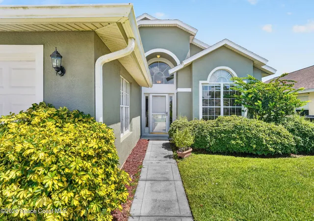 Photo 4 of Sale Pending at 3802 Saint Armens Cir, Melbourne, FL 32934 | MLS# 1081688 | Listing updated on 2026-08-29