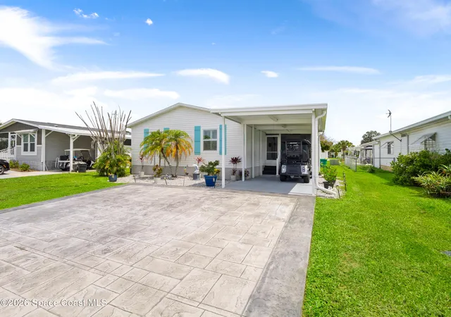 Homes for sale in Barefoot Bay, FL | 859 Laurel Cir, Barefoot Bay, FL 32976 | MLS# 1081585