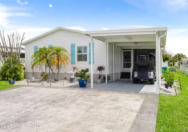 Homes for sale in Barefoot Bay, FL | 859 Laurel Cir, Barefoot Bay, FL 32976 | MLS# 1081585