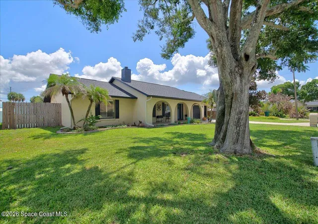 Photo 4 of Single family home for sale at 200 Forest Hl Dr, Cocoa, FL 32926 | MLS# 1081754 | Listing updated on 2026-09-17