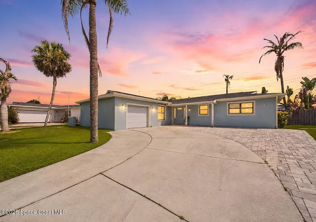 5th image of 918 Bluewater Dr, Indian Harbour Beach, FL 32937 | MLS# 1081486