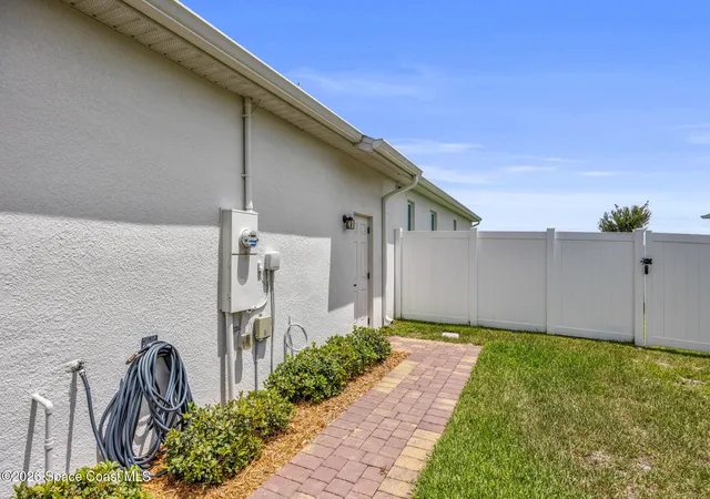 5th image of 195 Loymer Cir, Merritt Island, FL 32953 | MLS# 1081675