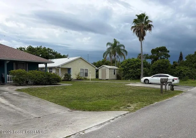 Homes for sale in Vero Beach, FL | 430 14th Pl Sw, Vero Beach, FL 32962 | MLS# 1081541