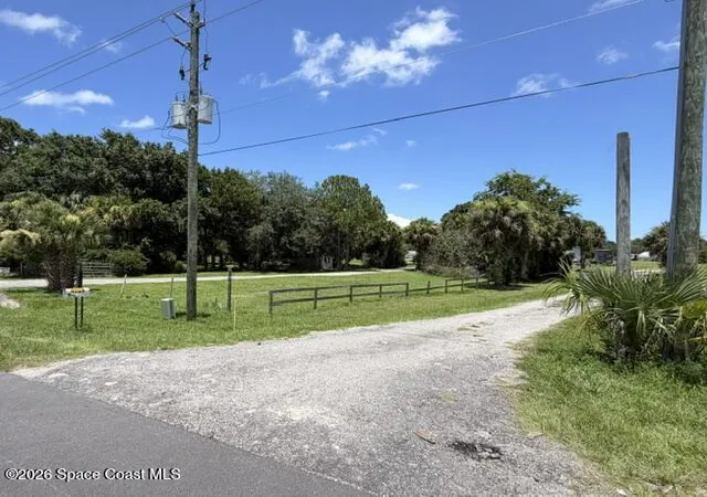 3rd image of 4028 Emmanuel Ln, Mims, FL 32754 | MLS# 1081579