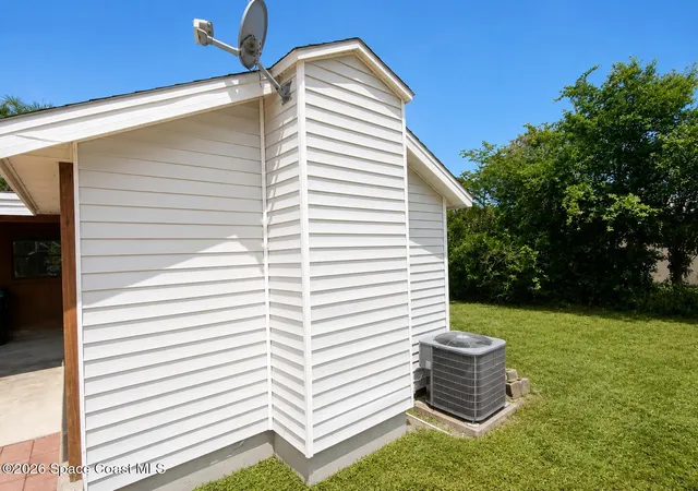 22nd image of 581 Borraclough Ave Nw, Palm Bay, FL 32907 | MLS# 1082417