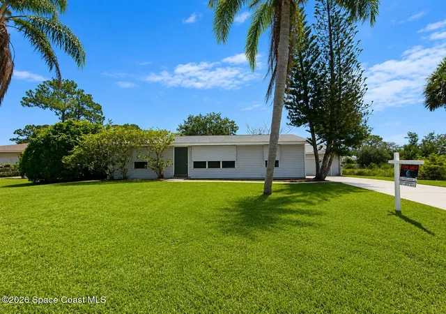 2nd image of 581 Borraclough Ave Nw, Palm Bay, FL 32907 | MLS# 1082417