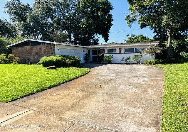 Homes for sale in Merritt Island, FL | 355 Bel Aire Dr S, Merritt Island, FL 32952 | MLS# 1081677