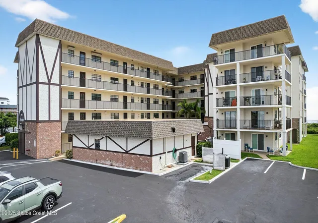 Homes for sale in Cocoa Beach, FL | 383 N Atlantic Ave #105, Cocoa Beach, FL 32931 | MLS# 1081706