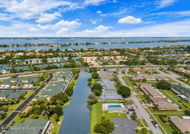 Photo 4 of Townhouse for sale at 631 Desoto Ln, Indian Harbour Beach, FL 32937 | MLS# 1081797 | Listing updated on 2026-09-17