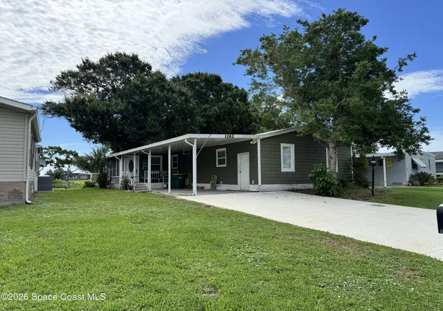 Homes for sale in Barefoot Bay, FL | 1262 Waterway Dr, Barefoot Bay, FL 32976 | MLS# 1081971