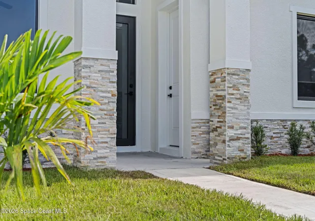 3rd image of 1356 Walthan St Se, Palm Bay, FL 32909 | MLS# 1081951