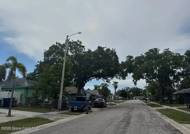 Homes for sale in Bradenton, FL | 2407 18th St E, Bradenton, FL 34208 | MLS# 1081981