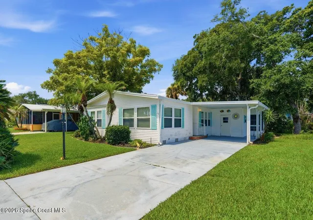 Homes for sale in Edgewater, FL | 304 Portside Ln, Edgewater, FL 32141 | MLS# 1082029