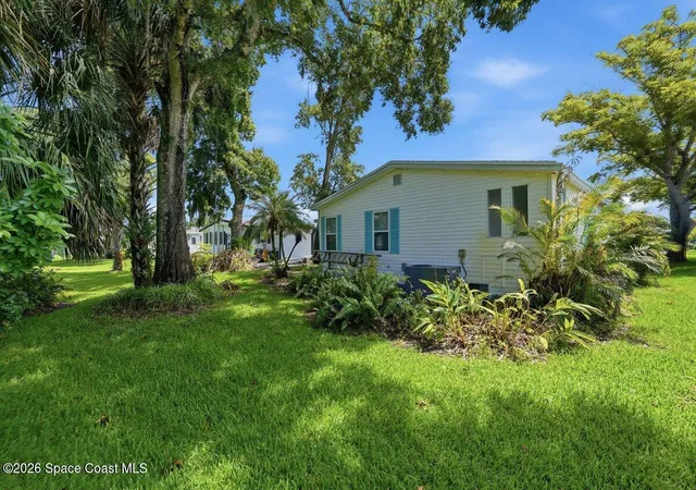 Homes for sale in Edgewater, FL | 304 Portside Ln, Edgewater, FL 32141 | MLS# 1082029