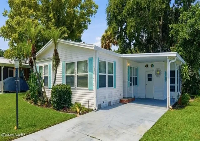 Homes for sale in Edgewater, FL | 304 Portside Ln, Edgewater, FL 32141 | MLS# 1082029