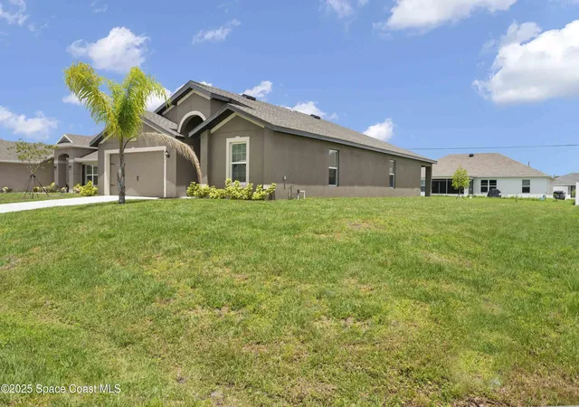 Photo 3 of Sale Pending at 539 Hamwood St SW, Palm Bay, FL 32908 | MLS# 1082075 | Listing updated on 2026-08-26