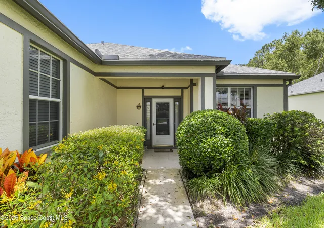 Photo 3 of Single family home for sale at 1930 Easthampton Ter, Vero Beach, FL 32966 | MLS# 1082203 | Listing updated on 2026-09-15