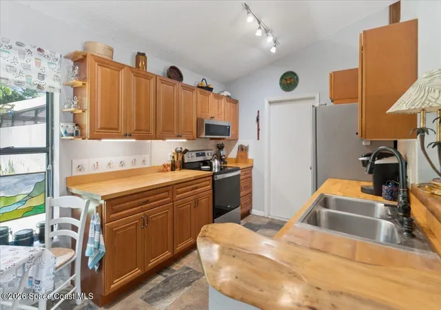 Listing Photo 4 - Condo for sale in building located at 6287 N Mirror Lake Dr, Sebastian, FL 32958