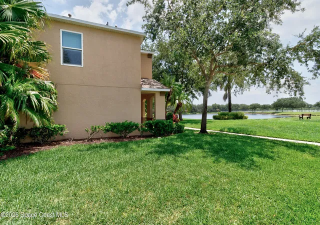 Photo 4 of Townhouse for sale at 1670 Pointe W Way, Vero Beach, FL 32966 | MLS# 1082262 | Listing updated on 2026-07-11