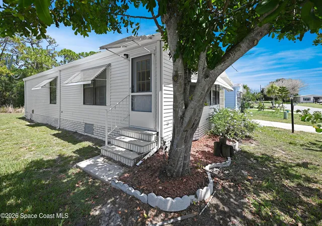 Photo 2 of Manufactured home for sale at 451 E Egret Cir, Sebastian, FL 32976 | MLS# 1082345 | Listing updated on 2026-08-21