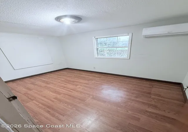 Photo 4 of Single family home for sale at 3443 W Jefferson St, Orlando, FL 32805 | MLS# 1082468 | Listing updated on 2026-07-15