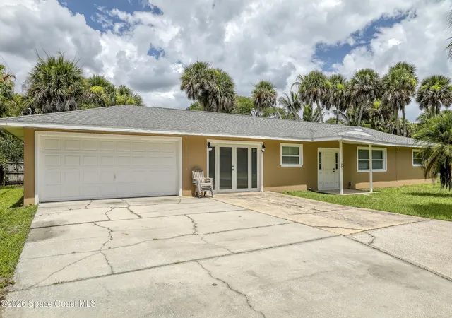Photo 1 of Single family home for sale at 215 Pelican Dr, Melbourne Beach, FL 32951 | MLS# 1083515 | Listing updated on 2026-08-27