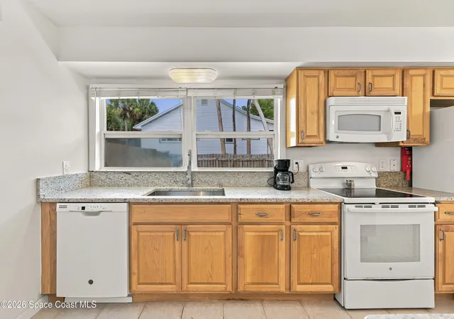 Photo 4 of Single family home for sale at 215 Pelican Dr, Melbourne Beach, FL 32951 | MLS# 1083515 | Listing updated on 2026-10-03