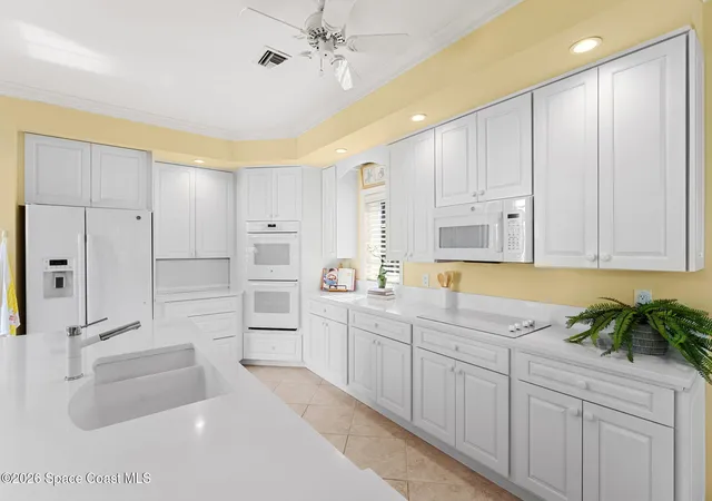 Photo 3 of Sale Pending at 625 Riomar Dr, Vero Beach, FL 32963 | MLS# 1085695 | Listing updated on 2026-09-21