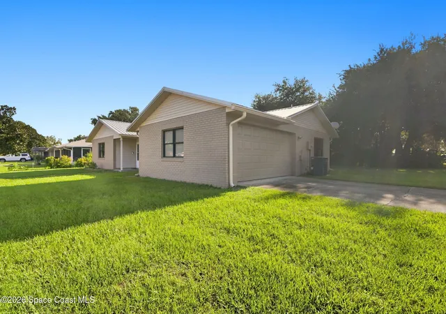 Photo 2 of Sale Pending at 2045 Alexander Dr, Titusville, FL 32796 | MLS# 1085516 | Listing updated on 2026-09-17