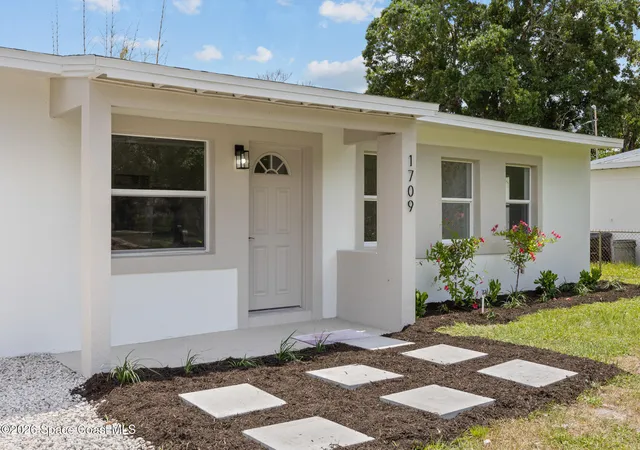 Photo 4 of Single family home for sale at 1709 Wayne Dr, Melbourne, FL 32901 | MLS# 1085583 | Listing updated on 2026-09-26