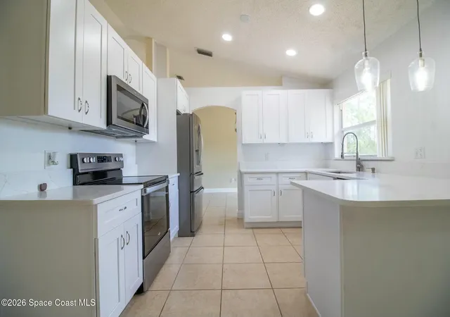 4th image of 671 San Filippo Dr Se, Palm Bay, FL 32909 | MLS# 1085525
