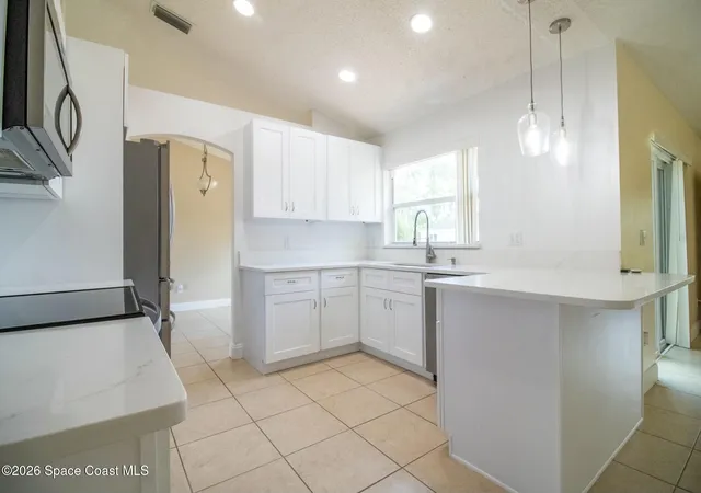 5th image of 671 San Filippo Dr Se, Palm Bay, FL 32909 | MLS# 1085525