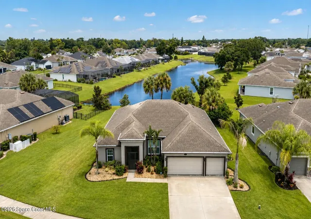 Photo 4 of Single family home for sale at 719 Lyndall Ln, Palm Bay, FL 32905 | MLS# 1085723 | Listing updated on 2026-10-02